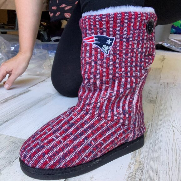 NWT NFL New England Patriots Women's Size 5/6 FOCO Logo Knit Boots Slippers - Picture 1 of 4